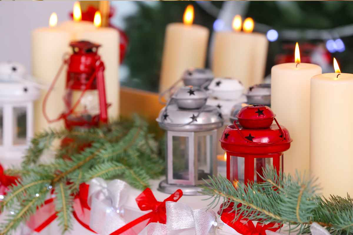 candles-and-lanterns-are-also-part-of-christmas-party-decoration-ideas