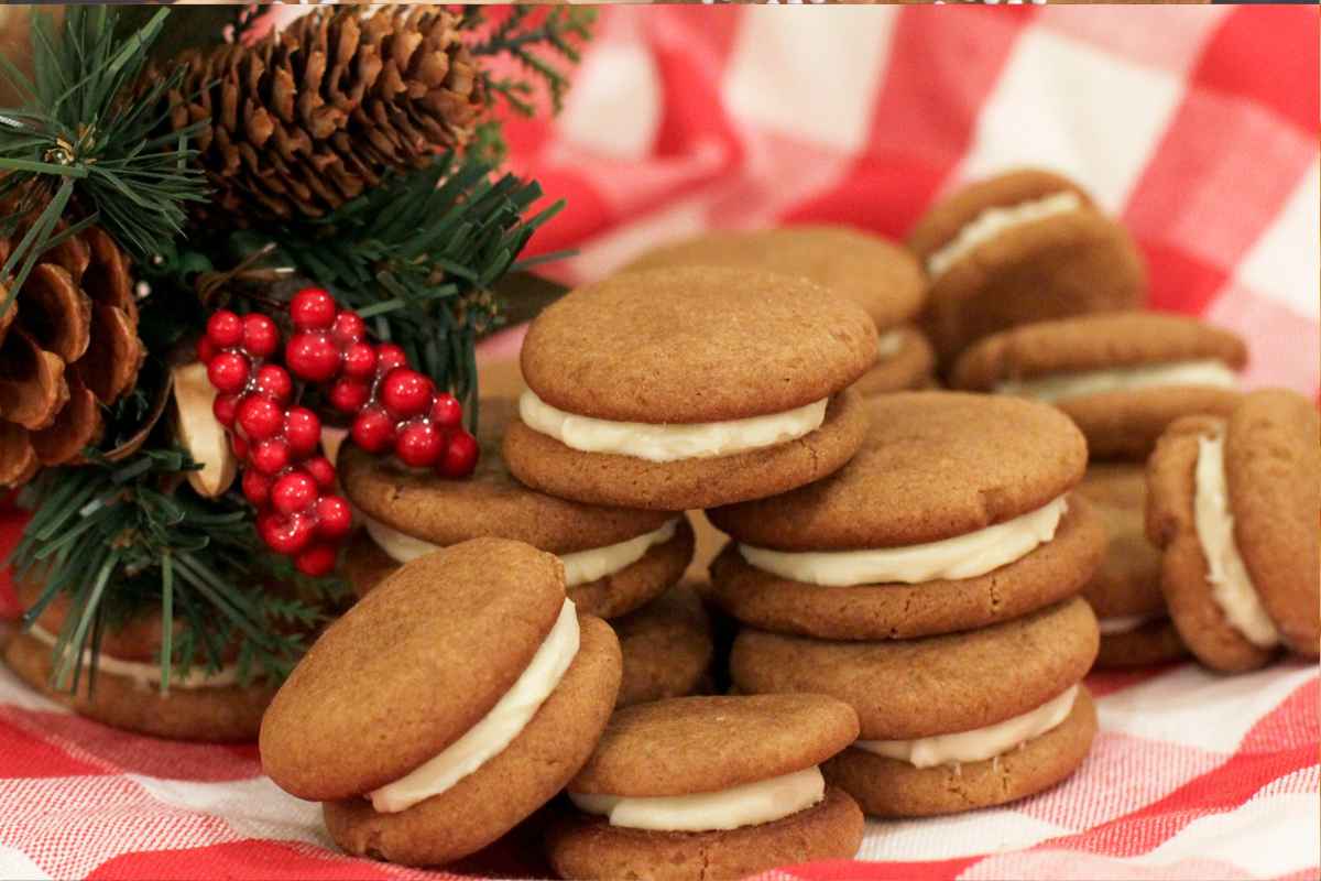 gingerbread-sandwich-cookies