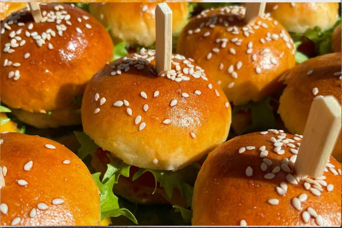 mini-chicken-sandwich-is-also-part-of25-christmas-party-food-ideas