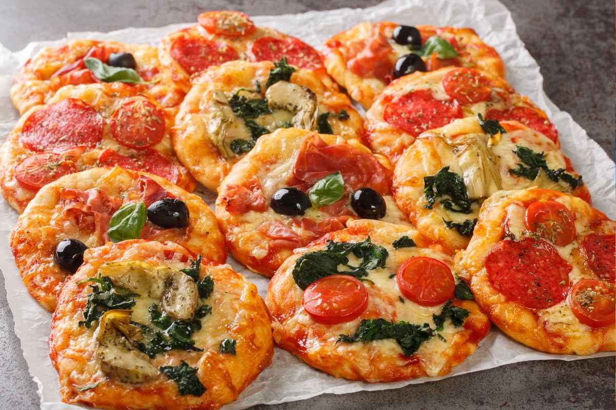 mini-pizza-bites-is-also-part-of-35-chrismas-snack-ideas