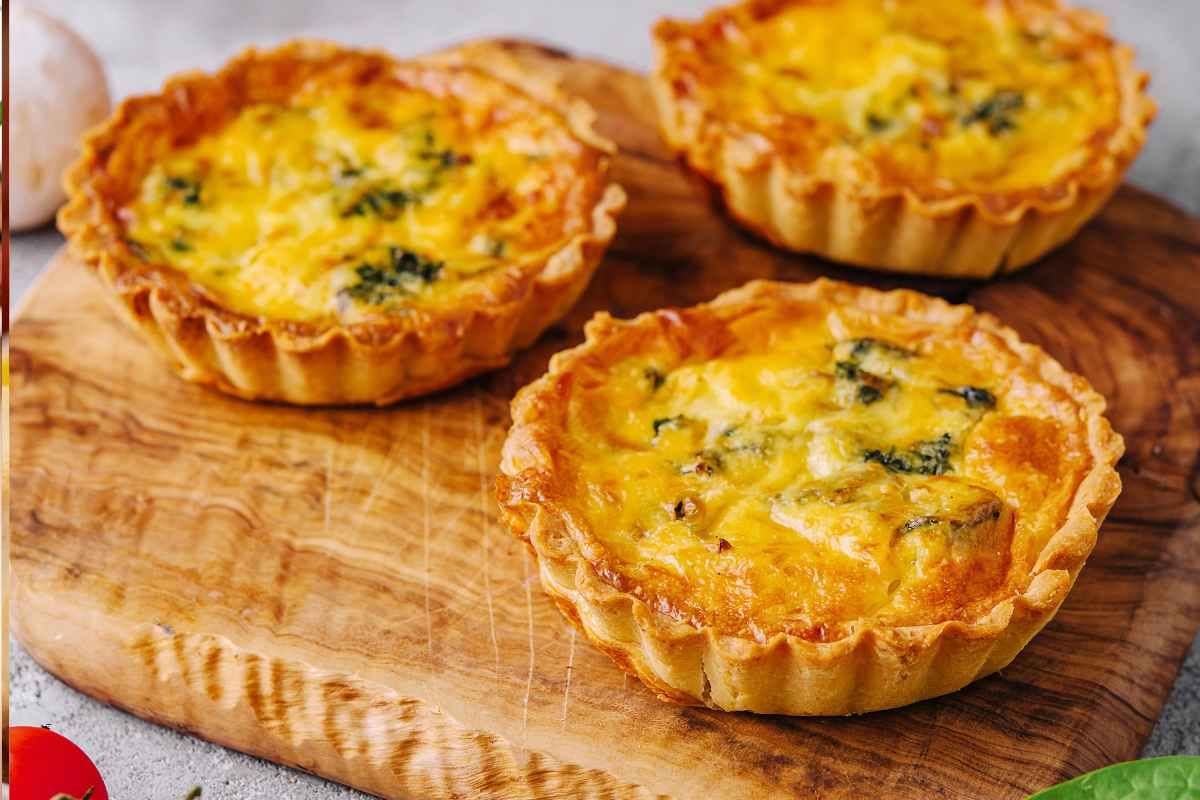 mini-quiches-is-also-part-of-20-christmas-finger-foods