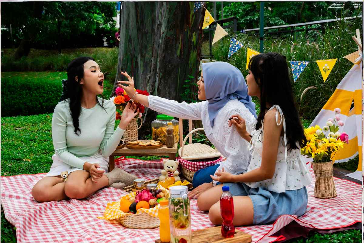 picnic-is-also-part-of-cute-birthday-party-ideas-for-women