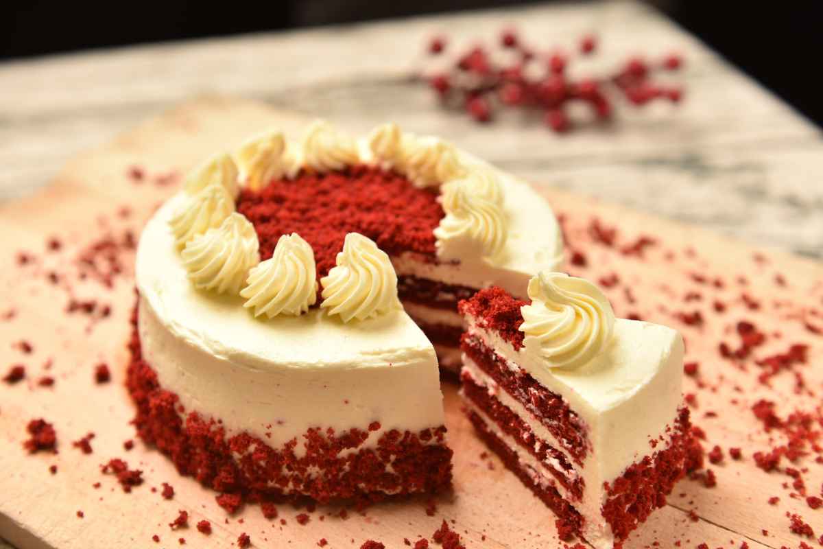 red-velvet-cake-is-also-part-of-30-christmas-dessert-ideas