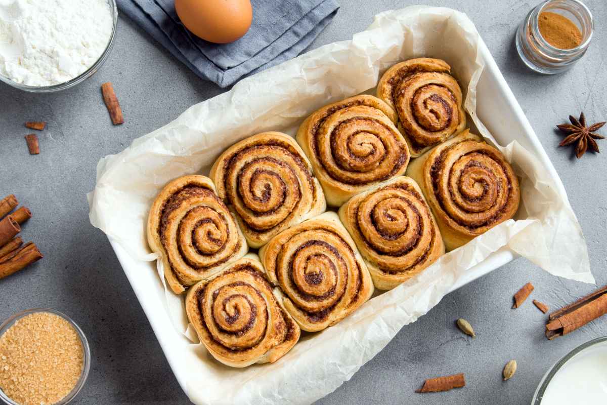 homemade-cinnamon-roll-is-also-part-of-25-christmas-brunch-ideas
