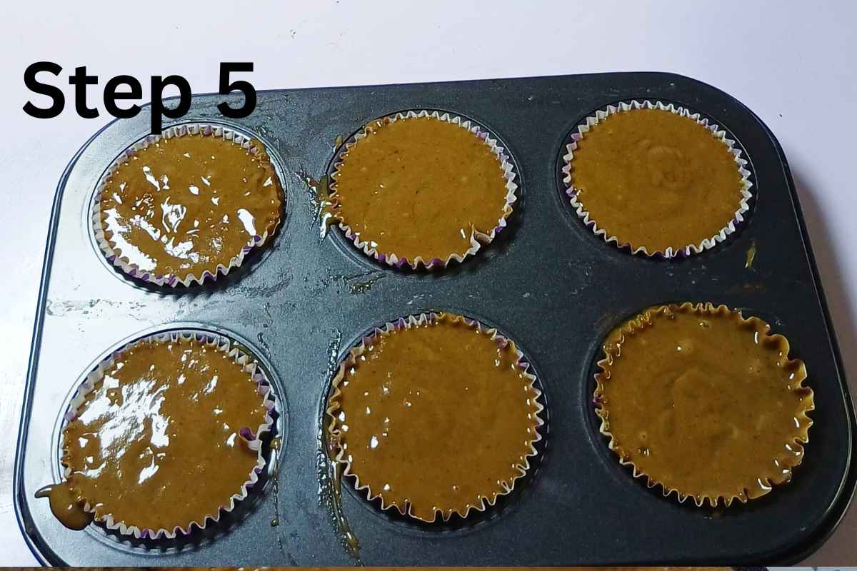 filling-batter-into-cupake-liners