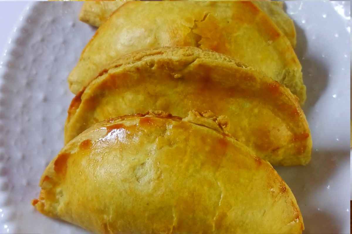 mini-meat-pies-is-also-part-of25-christmas-party-food-ideas
