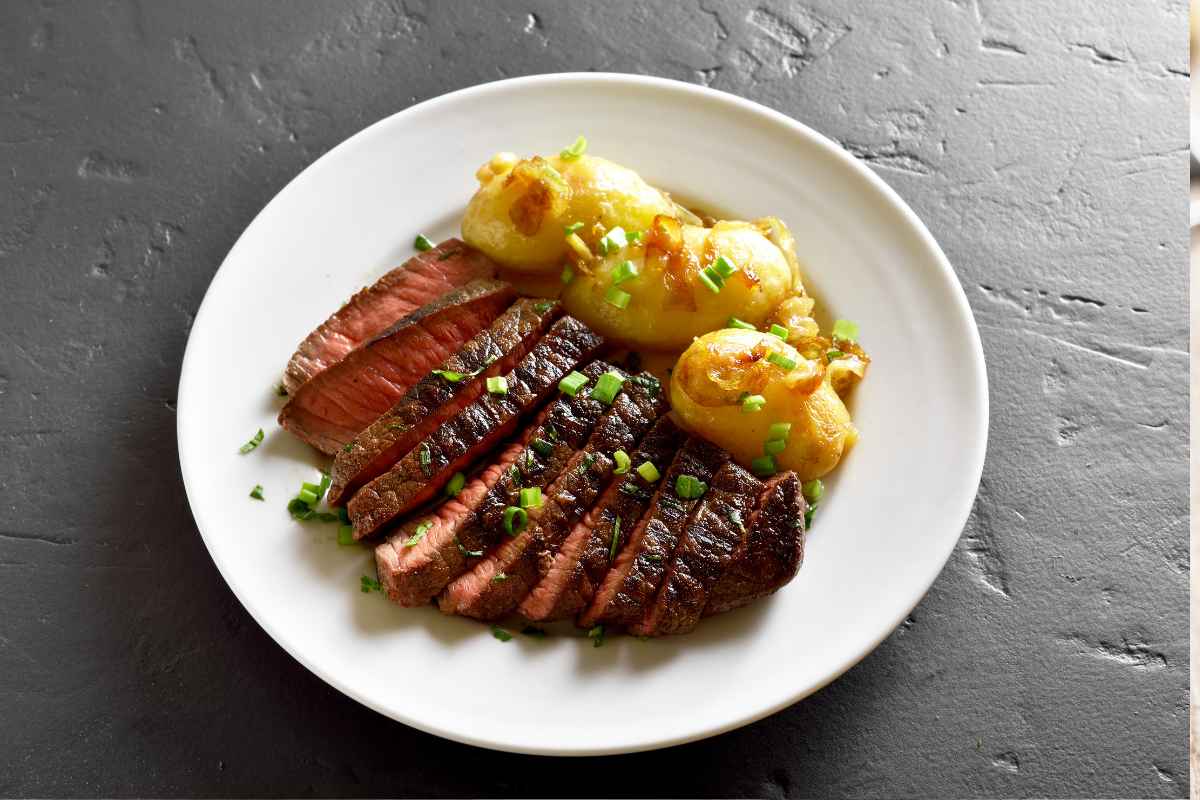 roasted-beef-is-also-part-of-20-christmas-dinner-ideas